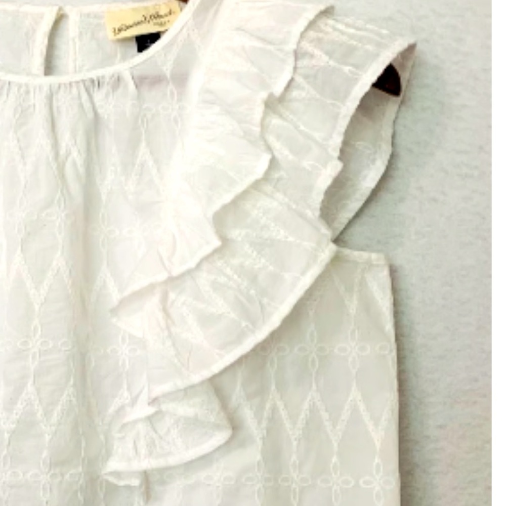 WHITE RUFFLED SLEEVELESS TOP SIZE M NWT! - Picture 5 of 5